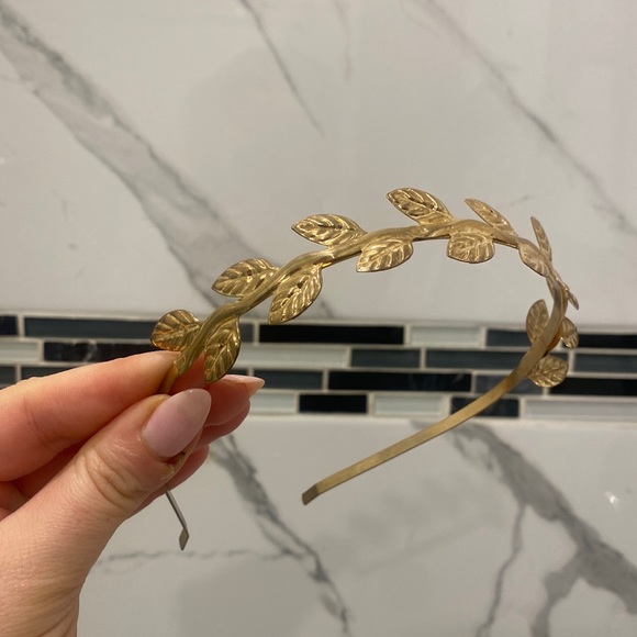 GOLD METAL LEAF HEAD ORNEMENTS - HEADBANDS - Picture 1 of 4